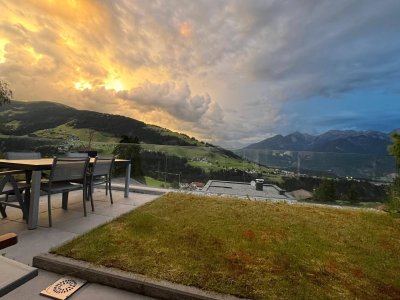 PROVISIONSFREI: 3 Zimmer Terrassenwohnung mit tollem Ausblick, TG-Parkplatz mit E-Ladesäule und Einbauküche