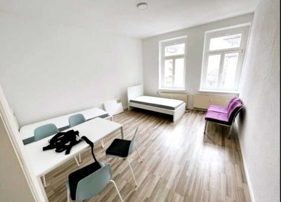 MEGA -》CITY NAHE OASE, BALKON, MÖBLIERT !!