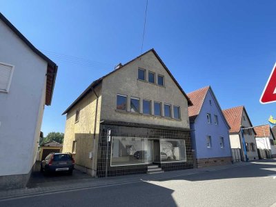 Großzügiges Ein- bis Zweifamilienhaus - bauen in zweiter Reihe möglich!
