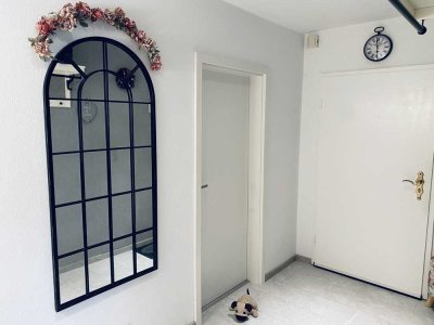 Maisonettewohnung in ruhiger Lage, geeignet für 2–3 Personen, mit Einbauküche, Balkon, Gartenanteil