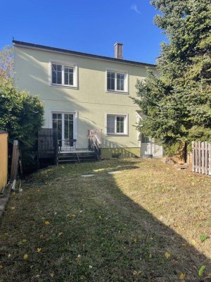 Günstiges Haus mit Garten, großem Keller und 2 PKW-Stellplätzen in Bad Vöslau!
