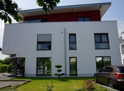 Neo-Feng-Shui / 3-Zimmerwohnung / Balkon - Klimaanlage - Architektonisch Attraktiven Haus