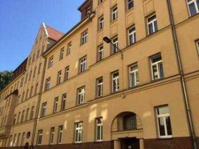 Altbauwohnung mit Charme - moderne Einbauküche inklusive