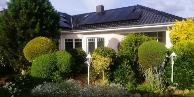 **OSTSEE-Zauber ! Bungalow,ca. 145m² Wfl. + Doppelgarage, 4 Zi. + ca. 915m² Grundstück, Dahme/Ostsee