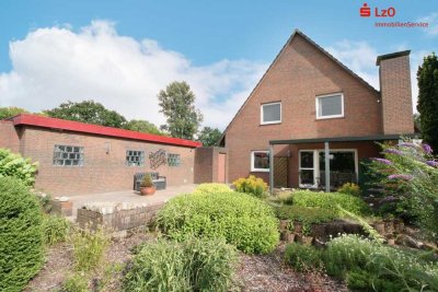 Großes Wohnhaus in idyllischer Lage