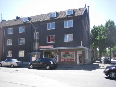 100qm , 5 Zi.Wohnung , 1.OG , Gartenmitbenutzung