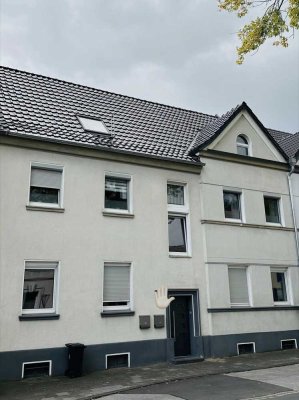 Charmante 4-Zimmer-Altbauwohnung mit Balkon in Duisburg-Homberg