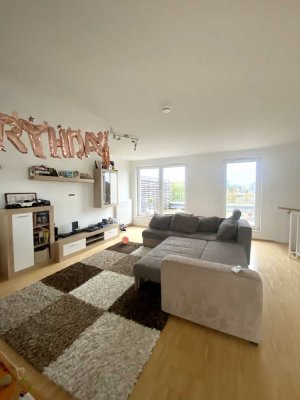 Tolle Penthouse - Wohnung mit Einbauküche und Dachterrasse in begehrter Lage von Hannover - Bemerode