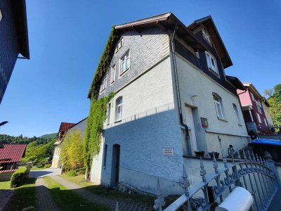 Herrliche Aussicht inklusive: Ruhig gelegenes Haus mit zwei Wohnetagen