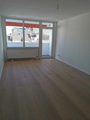 Helle 3-Zi.-Whg. mit Balkon und Wannenbad