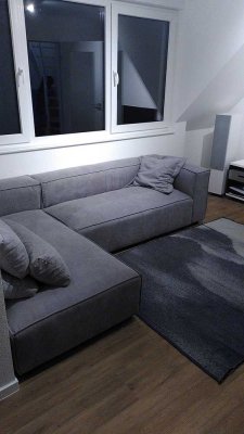 2-ZIMMER-MAISONETTE mit Balkon + GROSSE DACHTERRASSE