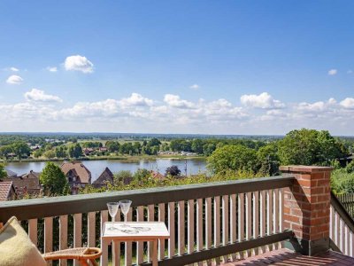 Elbpanorama & Altbaucharme 
– Denkmalperle auf großzügigem Grundstück