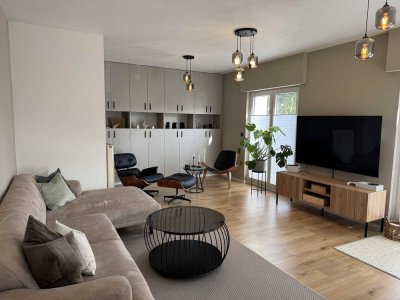 Designer Wohnung, mit EBK, über 150qm, mit 2 großen Balkone und Parkplätzen