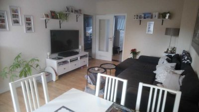 Helle, modernisierte 3-Zimmer-Wohnung mit Balkon in zentraler Lage von Huchting