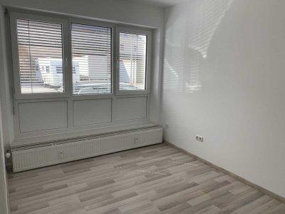 Sanierte: exklusive 2,5-Zimmer-Erdgeschosswohnung in Fürth
