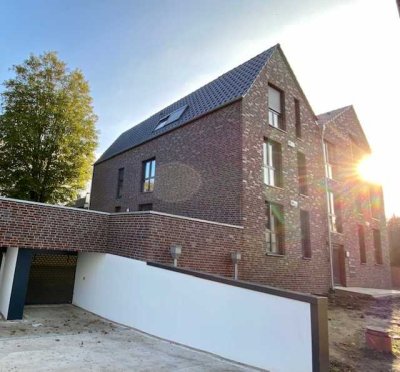 Exklusive, neuwertige 3-Raum-DG-Wohnung mit gehobener Innenausstattung mit EBK in Rheine