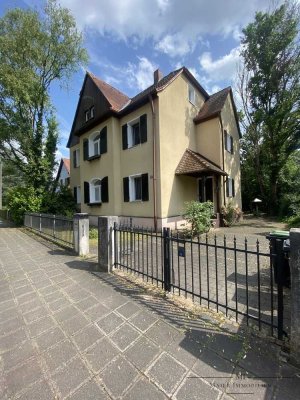 Stadtvilla in ruhiger Parklage – Altbaujuwel für Ihre Mehrgenerationenvision und Zukunftspläne