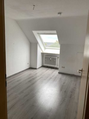 3-Zimmer-Wohnung im DG mit Balkon & Gartenbereich