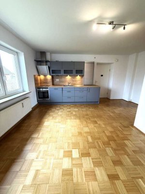 Charmante 2 Zimmer Wohnung mit Blick ins Grüne in zentraler Lage