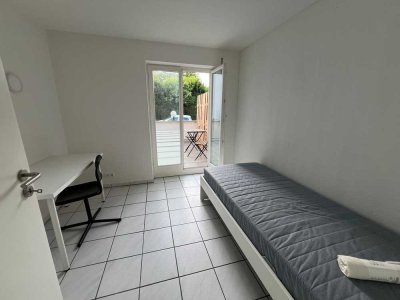 WG Zimmer im Erdgeschoss mit Terrasse zu vermieten