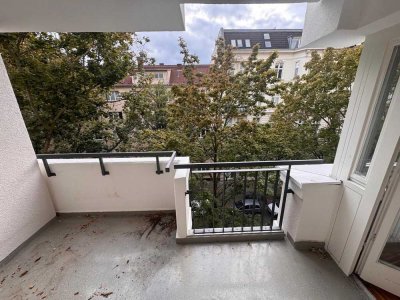 Eislebener Str:  LEERE 4-Zi-Whg, 92 m² - 2 Bäder - VHS 5.OG + SÜD-Loggia ab 01.01.2027 - IST Zustand