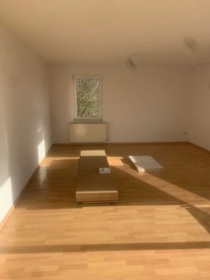 Attraktive und gepflegte 3-Zimmer-Wohnung  mit Balkon und Einbauküche in Brakel