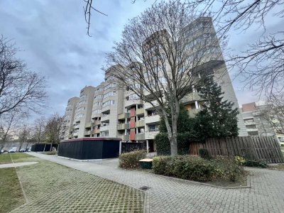 Modernisierte 2- Zimmer-Wohnung mit Wintergarten ab sofort