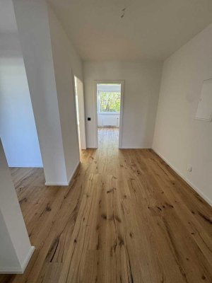 Stilvoll renovierte 3- Zimmer Wohnung mit grünem Ausblick