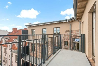 Moderne 4-Raumwohnung  im DG mit Balkon und  inklusive Einbauküche!