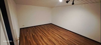 800 € - 85 m² - 3.0 Zi.