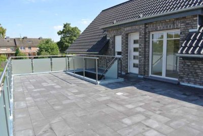 LANGFRISTIG  attraktive Wohnung im Zweifamilienhaus - im OG