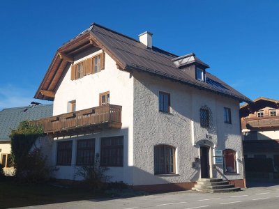 Haus (mit Geschäftslokal im Erdgeschoss) im Zentrum von Abtenau