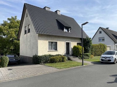 Arnsberg-Hüsten: Teilmodernisiertes Ein-/Zweifamilienhaus auf dem Flammberg