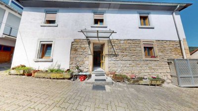 ~~ HAUS IN KLINGENMÜNSTER ( ALS WOHNEIGENTUM, 2 STELLPLÄTZE, ANBAU, OHNE GARTEN ) ~~