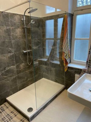 2-Raum-Erdgeschosswohnung mit gehobener Innenausstattung mit Balkon und EBK in Scheyern