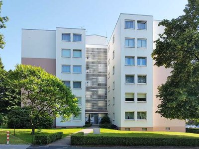 Wohnen mit Grünblick. Barrierefreie 3 Zimmer Wohnung mit Loggia
