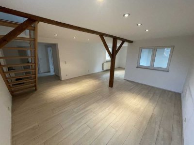 Bezugsfreie 4/5-Zi-Wohnung (134m2), bis zu 7 Zimmer (165m2 mgl.) + 3 Wohnungen als Kapitalanlage