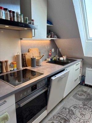 TOP 2 Zimmer DG Wohnung mit Einbauküche, Teilmöbiliert! renoviert in BS-Rüningen Nähe Südsee