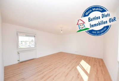 DIETZ: SANIERTE 4-Zimmer-Wohnung - 1. Obergeschoss im 2-Familienhaus! 1/2 Garage + 2 PKW-Außenplätze