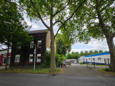 Einfamilienhaus mit anliegender Gewerbehalle und Freifläche in Oberhausen Osterfeld