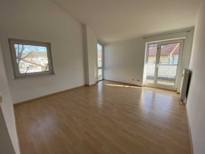 Schöne, helle 1 Zimmer-Wohnung mit großem Süd-Balkon nahe Hochschule (Südoststadt)
