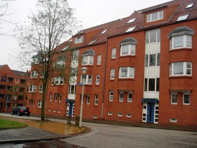 Zuhause fühlen: modernisierte  2-Zimmer-Dachgeschosswohnung