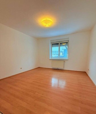 Reihenhaus-ähnliche 2-Zimmer-Erdgeschosswohnung mit Terrasse in Kledering