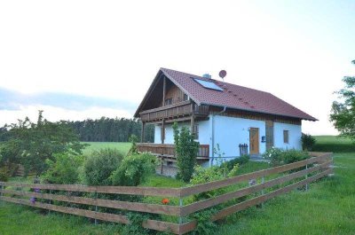 Idyllisch gelegenes EFH mit Einbaukü., 2 Bädern u. unverbautem Blick auf Wiesen u. Felder, Gmd. B...