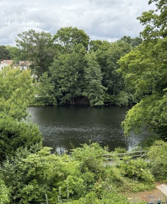 Haus/Wohnung mit idyllischen Blick auf den Hubertus-See Grunewald