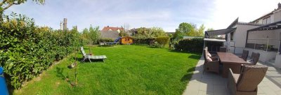 Schönes und vollständig renoviertes 5.5-Zimmer-Haus in 71634, Ludwigsburg mit Traumhaften Garten..
