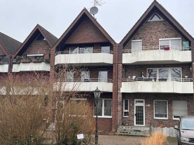 **ERNEUT REDUZIERT**  Für die Großfamilie: 9-Zimmer-Reihenhaus mit Garten im Herzen von Neukirchen