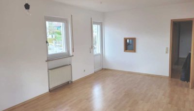 Helle 2-Zimmer Wohnung im 1. OG mit Balkon in Passau-Hacklberg