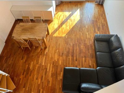 Helle 4,5 Zimmer-Penthaus-Wohnung miit Sonnenbalkon in Oberkassel/Lörick
