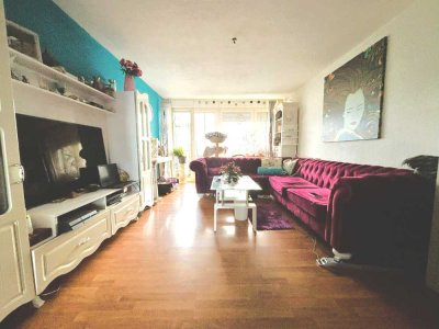 Tolle Aussicht! Großzügige 4,5-Zi.-Wohnung mit Aufzug und Stellplatz im Freien